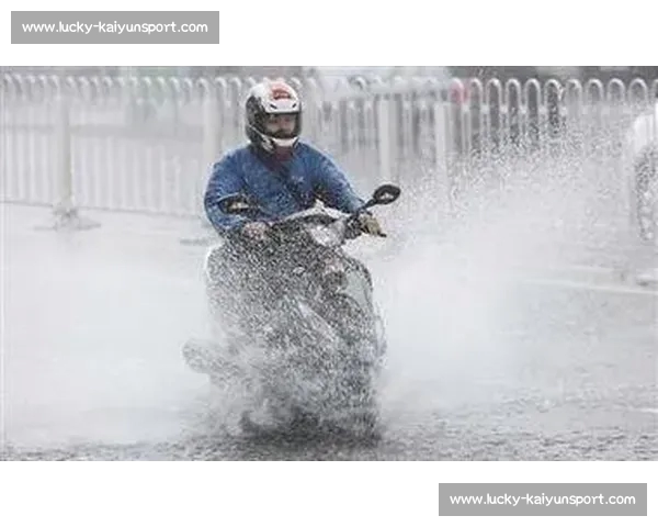 骑行转弯不减速酿事故:雨天、夜间更危险,这些案例和技巧要牢记 骑行转弯不减速酿事故:雨天、夜间更危险,这些案例和技巧要牢记